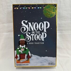 Snoop on the Stoop Holiday Figurine Box - Green Elf